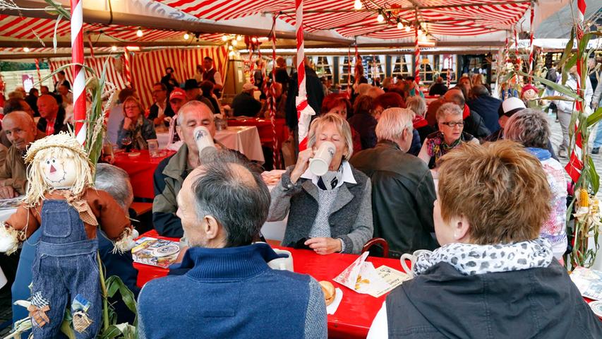 Maly macht's: Anstich auf dem Nürnberger Altstadtfest 