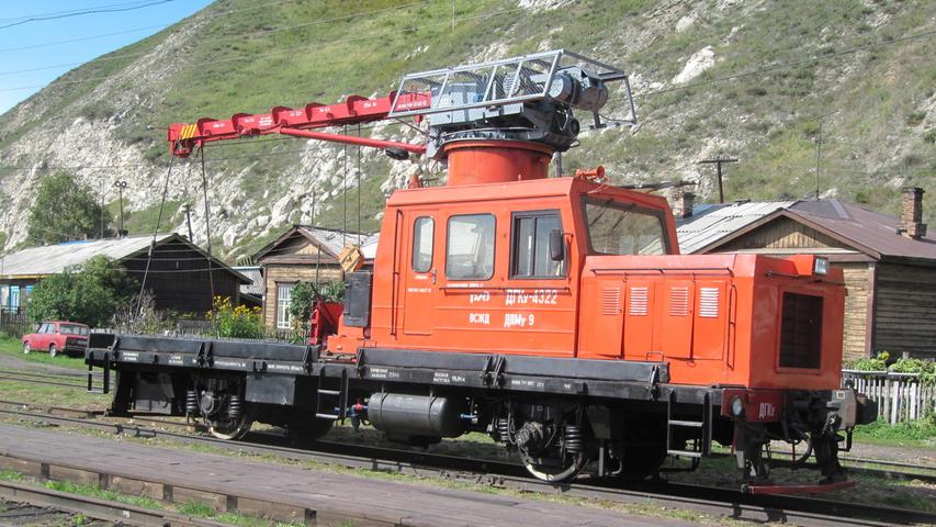 Eine russische Kranlokomotive.
