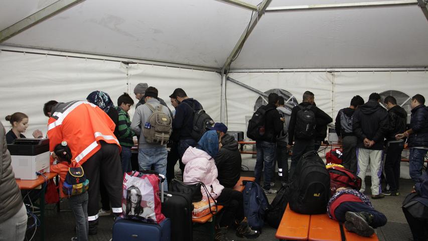 Etwa 650 weitere Flüchtlinge in Nürnberg angekommen