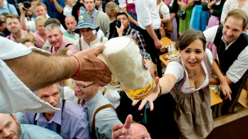 Oans, zwoa, g'suffa: Die Eröffnung des 182. Münchner Oktoberfests 2015