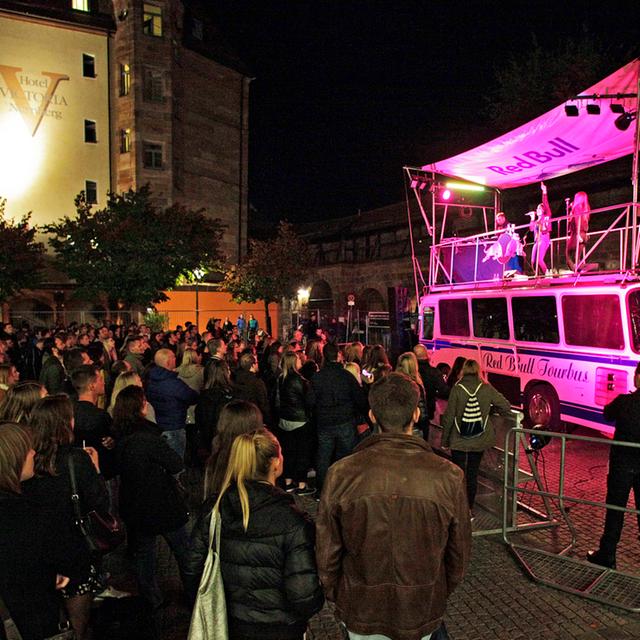 RESSORT: Lokales / Feuilleton..DATUM: 19.09.15..FOTO: Michael Matejka ..MOTIV: Konzert von Namika auf dem Klarissenplatz im Rahmen des Festivals Nürnberg.Pop..ANZAHL: 1 von 28.."Veröffentlichung nur nach vorheriger Vereinbarung" RESSORT: Lokales / Feuilleton..DATUM: 19.09.15..FOTO: Michael Matejka ..MOTIV: Konzert von Namika auf dem Klarissenplatz im Rahmen des Festivals Nürnberg.Pop..ANZAHL: 1 von 28.."Veröffentlichung nur nach vorheriger Vereinbarung"