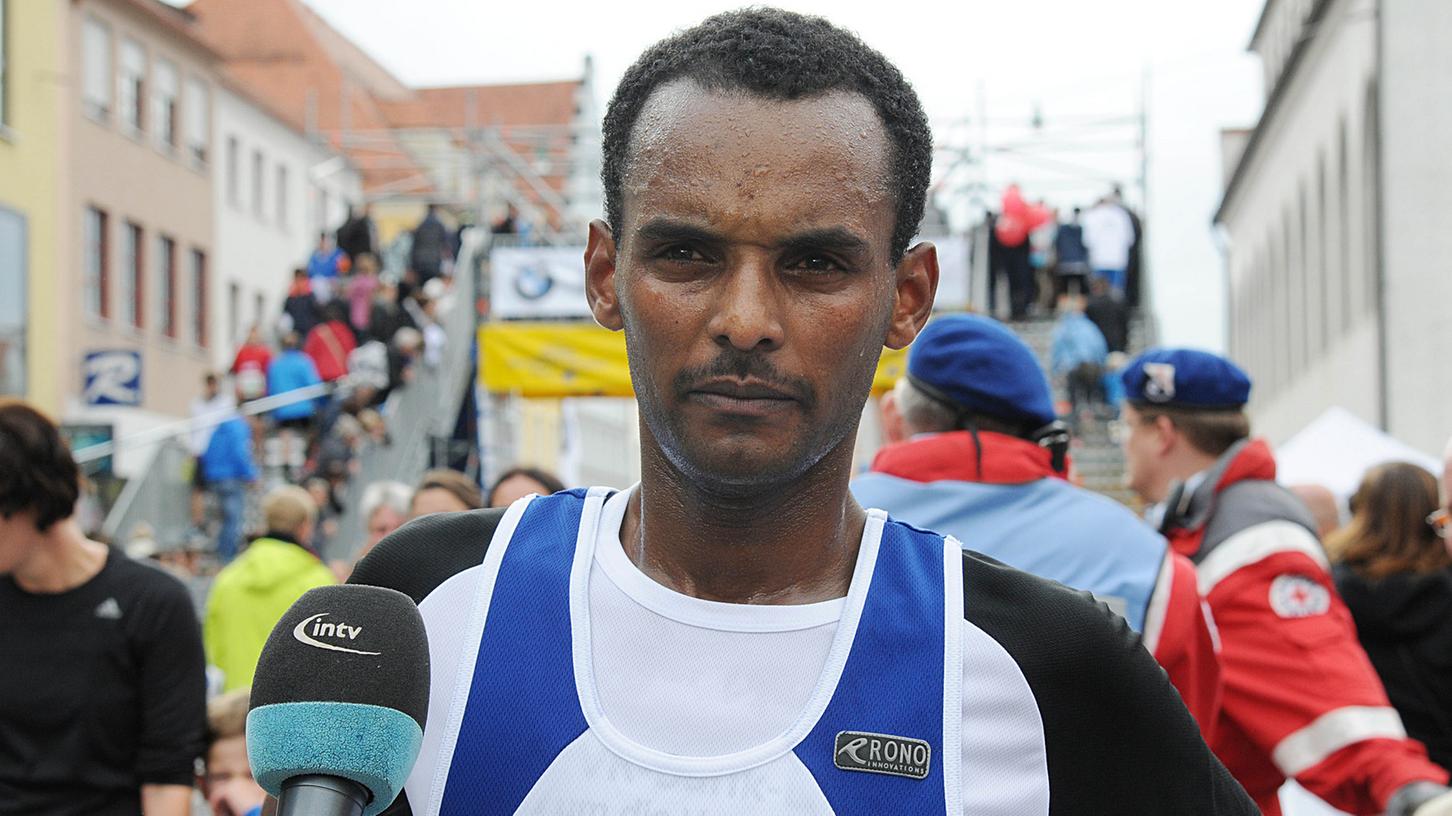 Er hat den Rekord geknackt: Addisu Tulu Wodaju brauchte nur eine Stunde und acht Minuten für den Halbmarathon beim 16. Neumarkter Stadtlauf.
