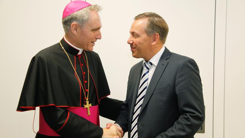 Hoher Besuch: Erzbischof Gänswein zu Gast in Höchstadt