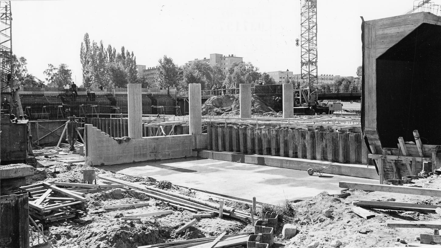 28. September 1965: Neue Pegnitzbrücke wächst