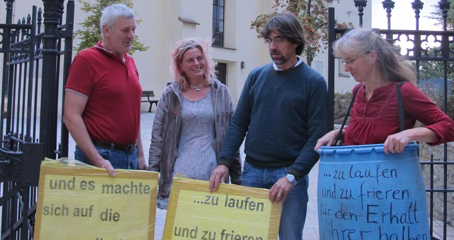 Für seine Pfarrerin: Geilsheim wehrt sich gegen Landeskirche