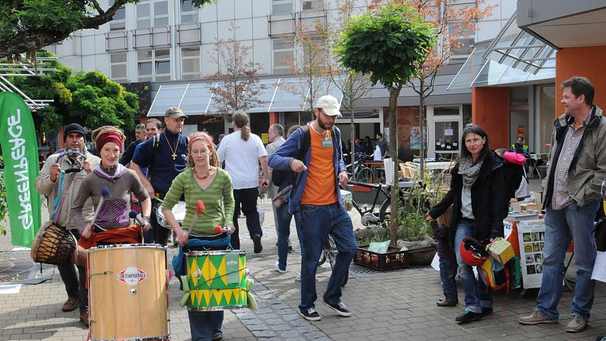E-Auto, Kleidertausch und Bierkastenrutsche: Nachhaltigkeitstag in Erlangen