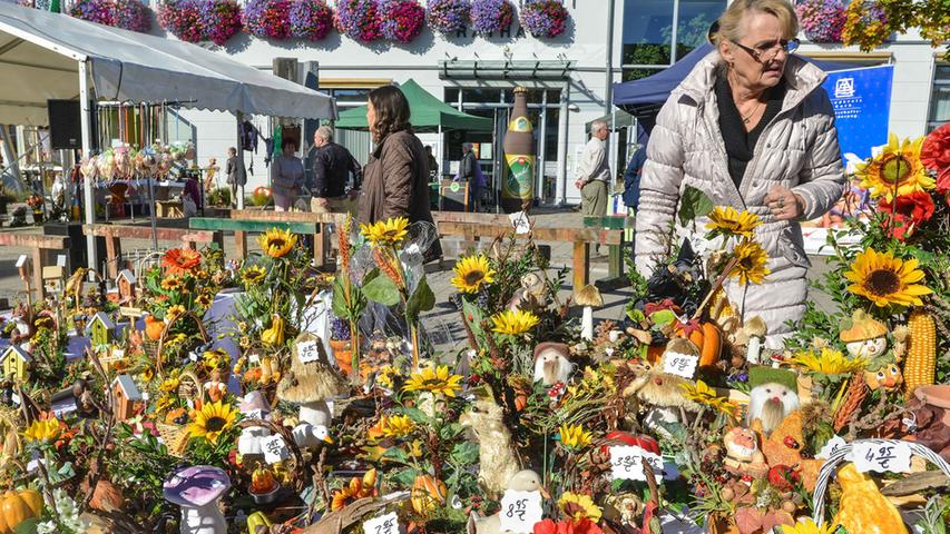 Kürbismarkt Büchenbach: Sonniges Wetter und strahlende Kürbisse