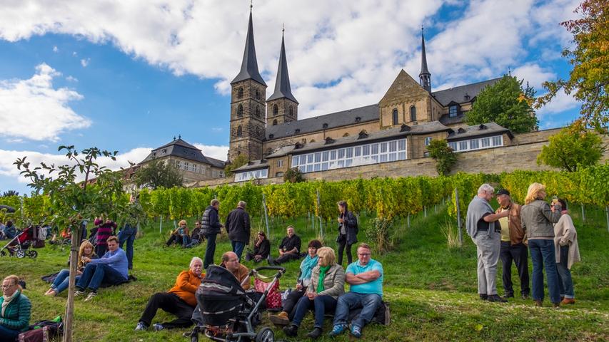 Edle Tropfen im Weinberg: Das Bamberger Federweißerfest