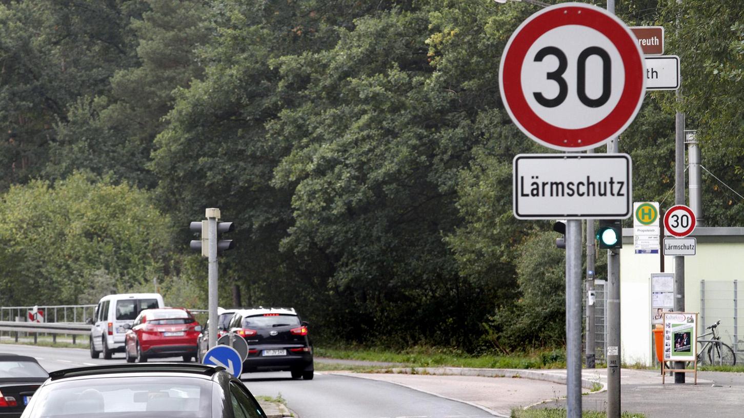 Die neue Tempo 30 Regelung auf dem Marthweg in Weiherhaus soll den Anliegern mehr Ruhe bescheren.