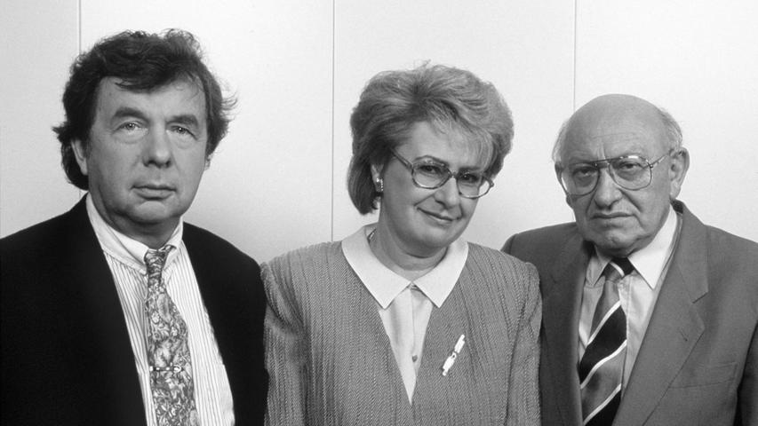 Der Literaturkritiker  Hellmuth Karasek (l.), die österreichische Publizistin Sigrid Löffler und der  deutsche "Literaturpapst" Marcel Reich-Ranicki im Juni 1991: Sie prägten die ZDF-Sendung "Das literarische Quartett".