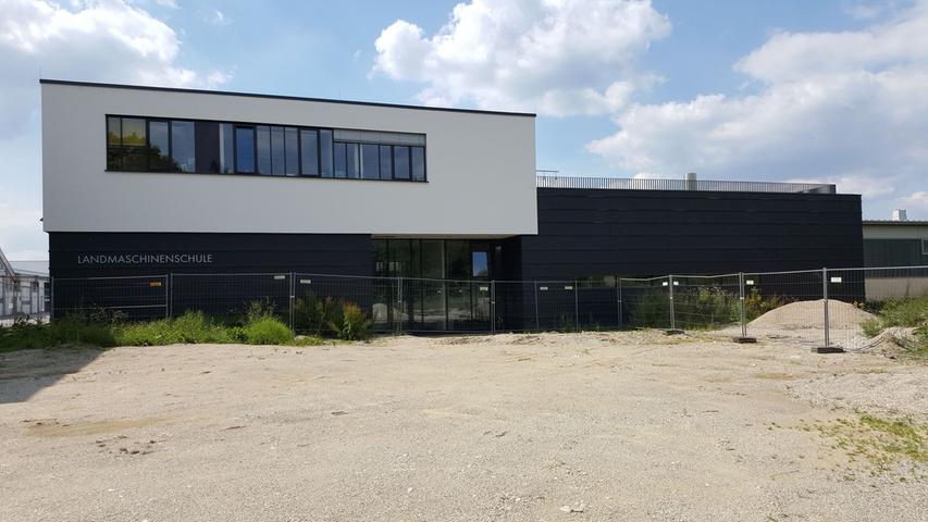2012 sollte der Neubau einer Landmaschinenschule im Agrarbildungszentrum im niederbayerischen Landshut-Schönbrunn noch knapp 4,5 Millionen Euro kosten. Zwei Jahre später waren es fast 5,3 Millionen Euro.