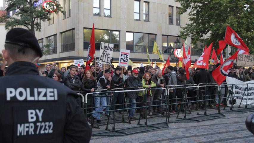 Zwölfter Aufmarsch von Pegida in Nürnberg: Etwa 300 Gegendemonstranten 
