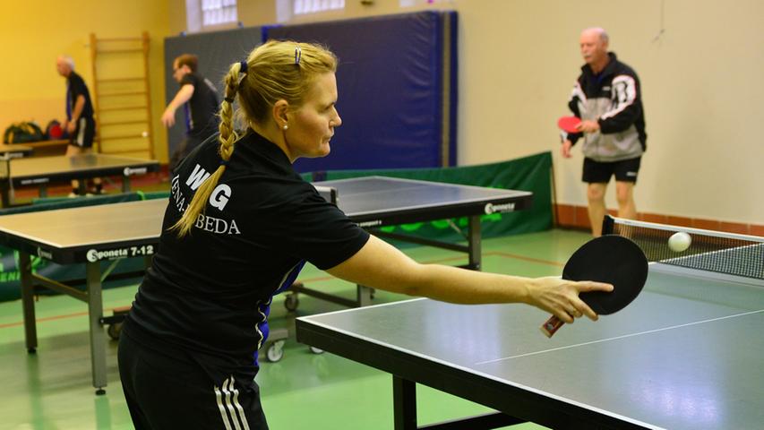 Bei der Tischtennisabteilung der SpVgg Erlangen trat die Tischtennisabteilung des Vereins WSG Jena Lobeda an.