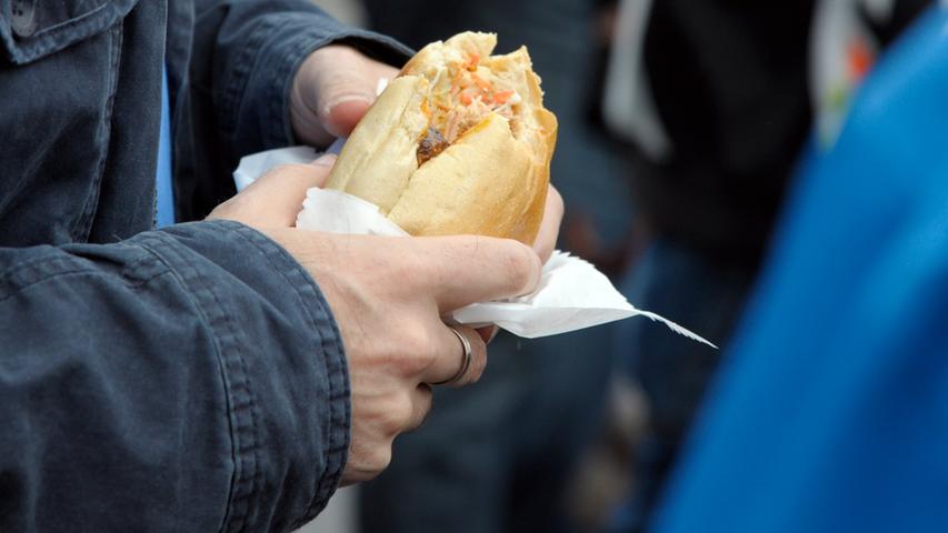 Hot Dogs, Burger, Sandwiches, Burritos, Spätzle und was noch so alles der Magen  begehrt, wurde am Neumarkter Volksfestplatz aufgetischt. Erstmals hatte das  „Foodtruck RoundUp on tour“ die Grenzen Frankens verlassen.