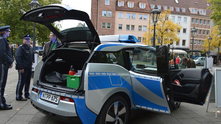 Neuzugang für Nürnbergs Polizei: Elektroflitzer wurde vorgestellt