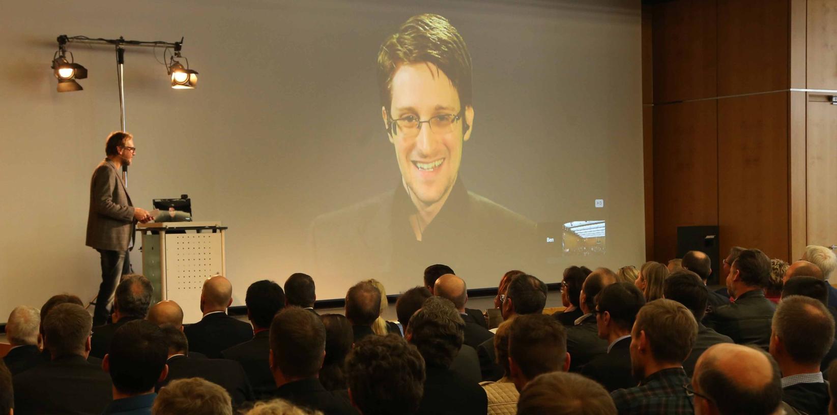 Snowden widersprach jüngsten Meldungen, er würde in den USA freiwillig ins Gefängnis gehen.