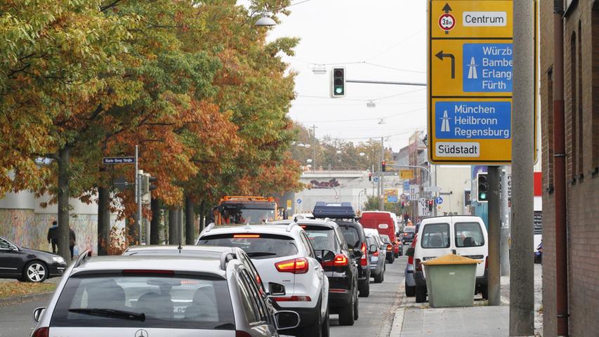 Super-Stau wegen Brückenabriss: St. Leonhard versinkt im Verkehr