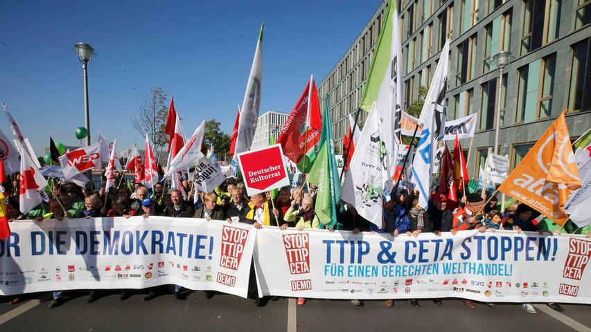 Gegen TTIP und Ceta: Hunderttausende demonstrieren in Berlin
