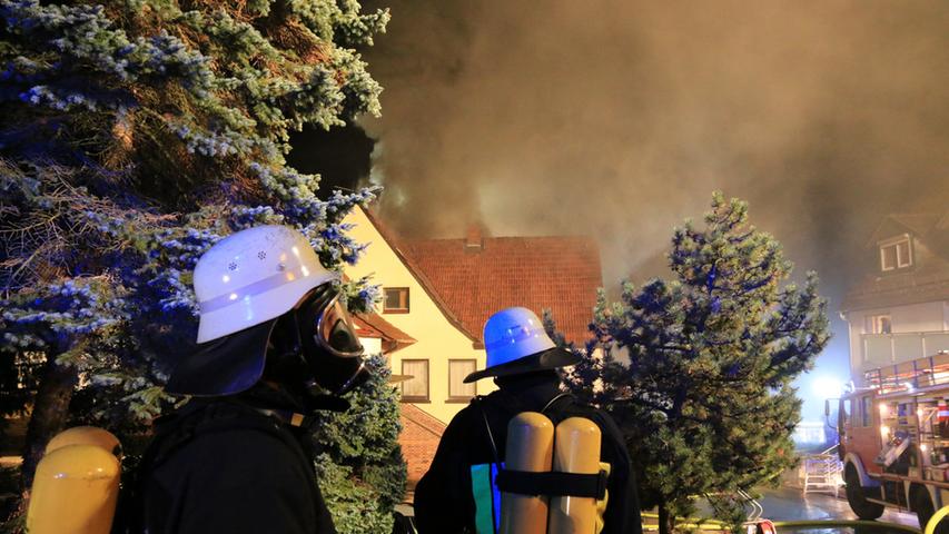Dachstuhlbrand bei Coburg verursacht hohen Schaden