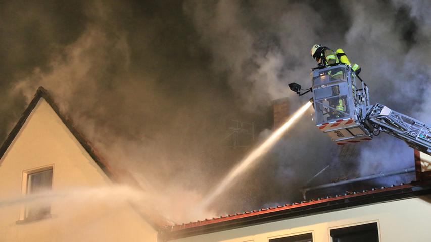 Dachstuhlbrand bei Coburg verursacht hohen Schaden
