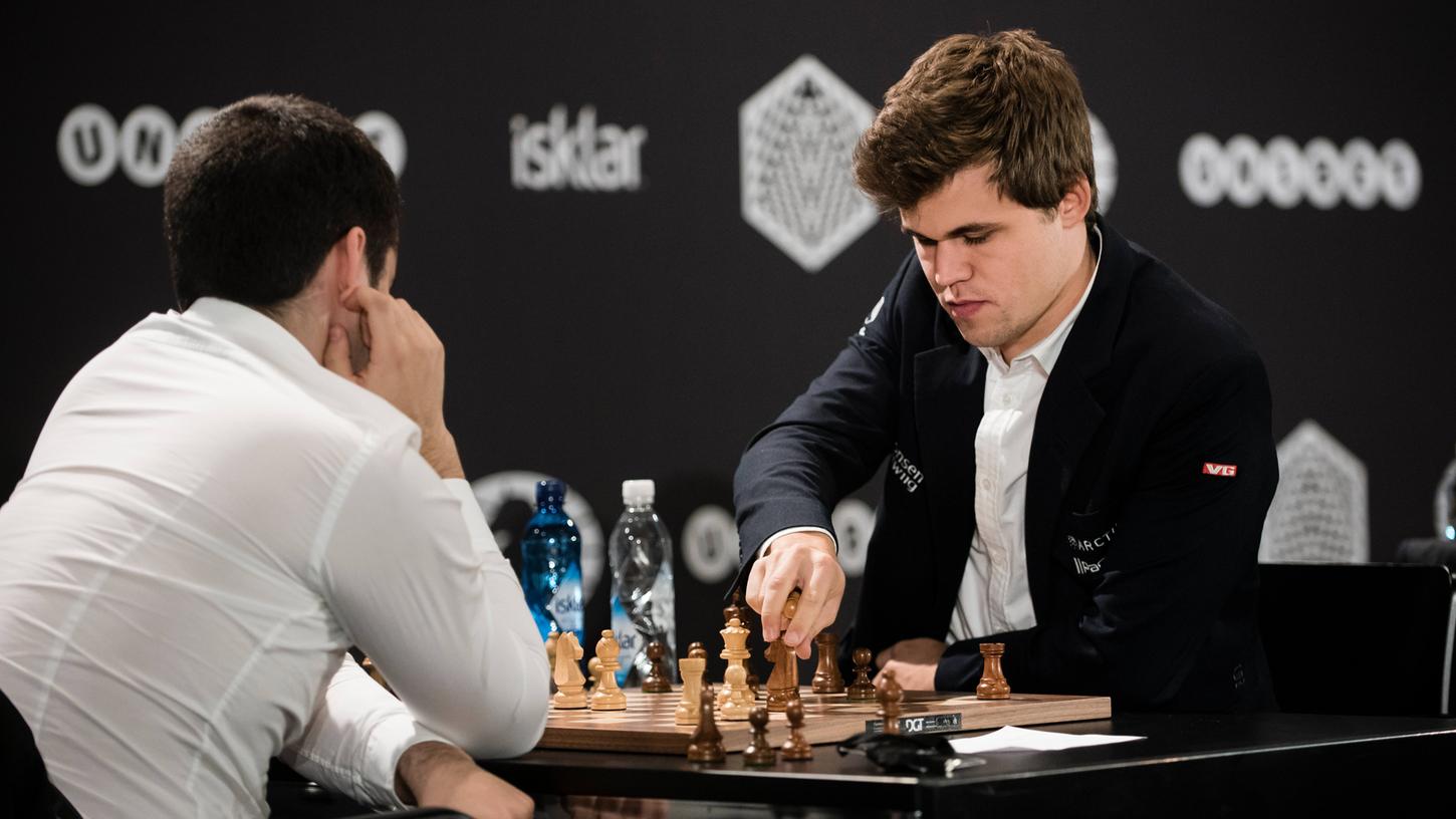 Der norwegische Schach-Weltmeister vertreibt sich die Corona-Zeit mit seiner „Magnus Carlsen Chess Tour“. Bei der auf der Online-Plattform Chess24 durchgeführten Turnier-Serie dürfen sich jeweils 30 Kandidaten gleichzeitig daran versuchen, dem 29 Jahre alten Dauer-Dominator eine Falle zu stellen.
 
  