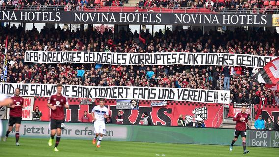 Bereits in den vergangenen Wochen (wie hier beim Heimspiel gegen den FSV Frankfurt) machten die Ultras Nürnberg klar, was sie von den DFB-Sanktionen halten.
