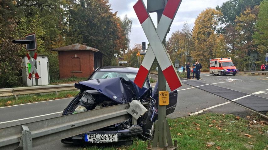 Schwerer Unfall an Bahnübergang in Fürth