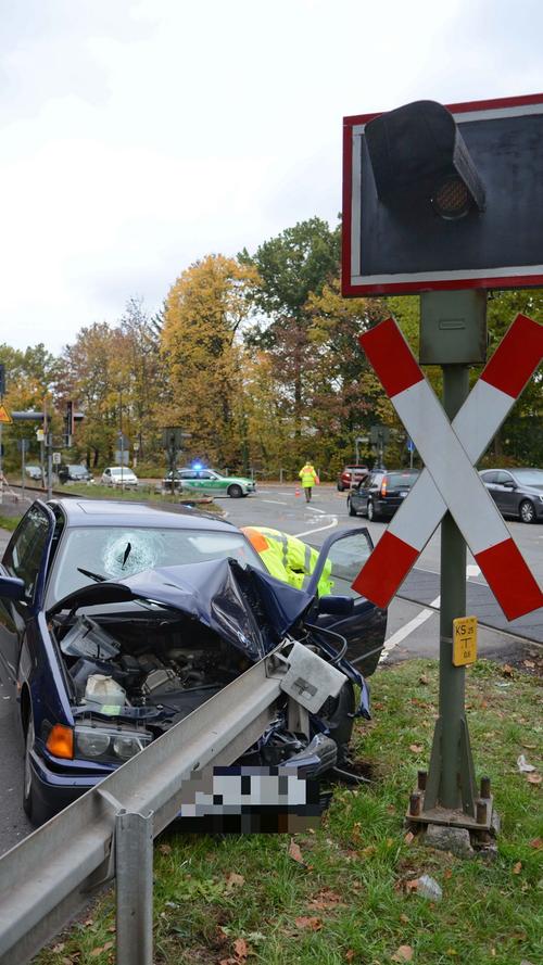 Schwerer Unfall an Bahnübergang in Fürth