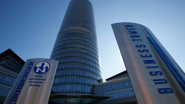 Die Nürnberger Versicherung zahlt ihren Mitarbeitern ein halbes Brutto-Monatsgehalt als Weihnachtsgeld. Unter gewissen Umständen kommt aber noch etwas obendrauf. Hinweis: Alle Prozentangaben in dieser Bildergalerie sind Maximalwerte, gemessen am Brutto-Monatsgehalt.