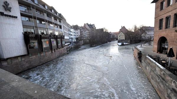 Bis zu minus 21 Grad waren damals möglich - selbst die Pegnitz fror stellenweise wieder zu.