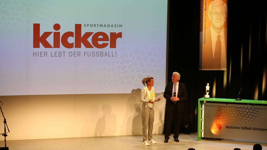 Am Freitag war es wieder soweit: Die Deutsche Akademi für Fußball-Akademie lud in die Nürnberger Tafelhalle ein, um bei der traditionellen Gala den Walter-Bensemann-Preis zu verleihen.