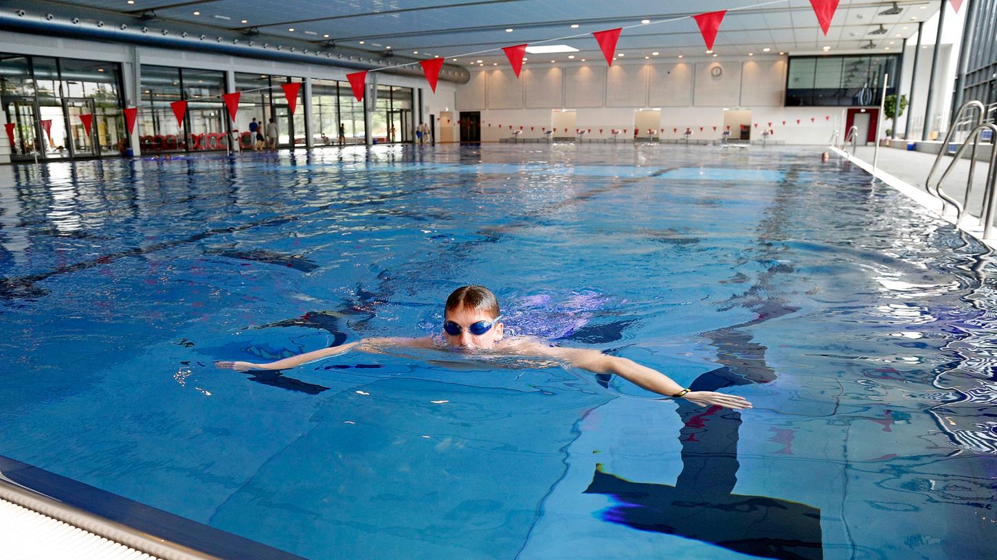 Schulklassen und Vereine leiden unter der Sperrung des Lehrschwimmbeckens im Langwasserbad.