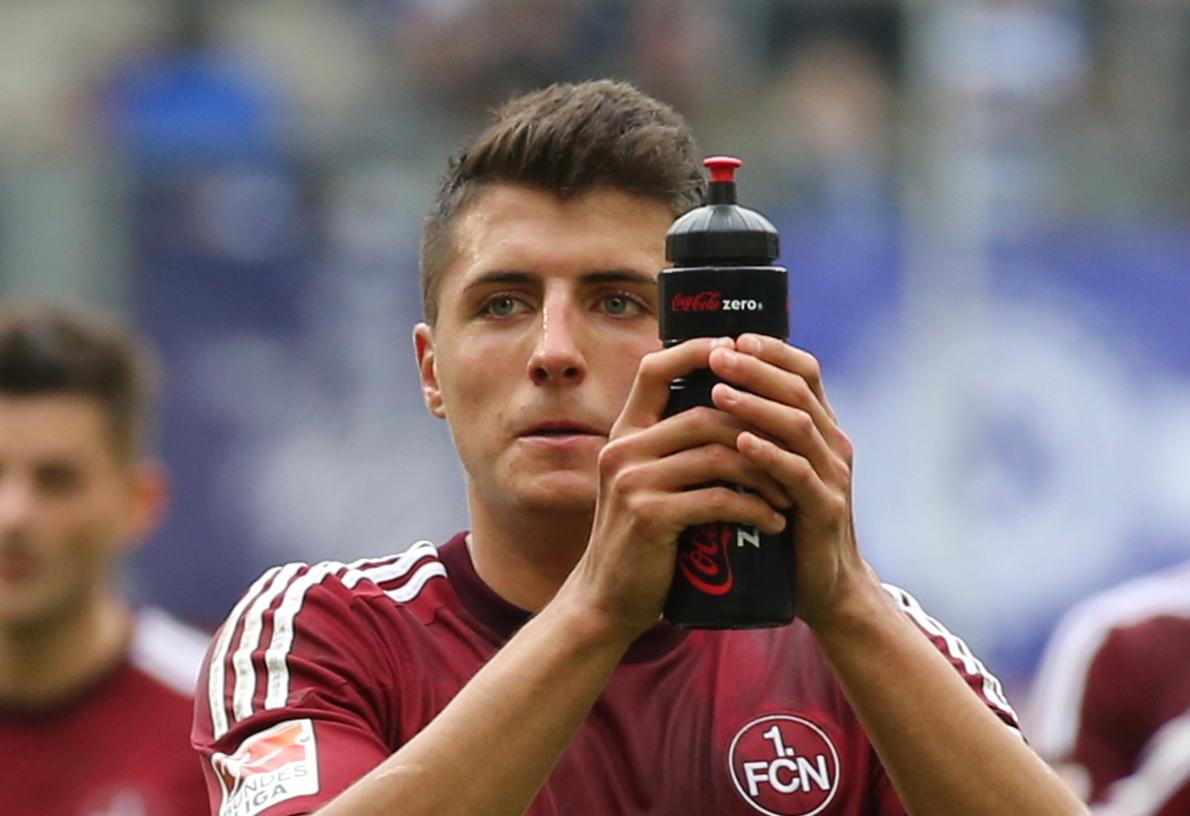 Abschied aus Nürnberg: Alessandro Schöpf steht vor einem Wechsel zum FC Schalke. Abschied aus Nürnberg: Alessandro Schöpf steht vor einem Wechsel zum FC Schalke.