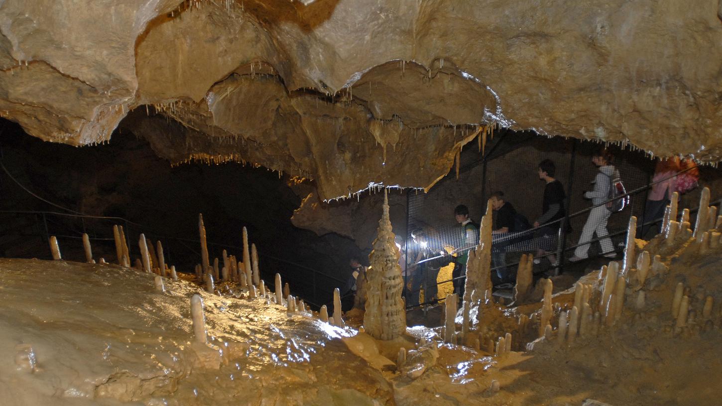 Sie zieht etliche Besucher an: die Teufelshöhle in Pottenstein. Nun haben zwei Forscher nach jahrelanger Suche noch einen versteckten Raum in dem unterirdischen Gebilde gefunden.