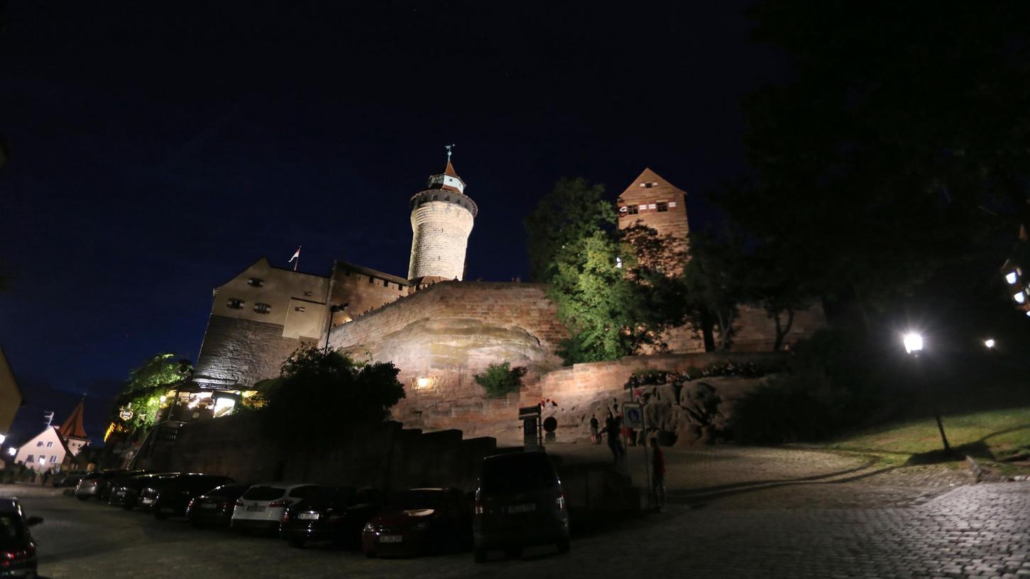 Der Sagenweg beginnt im Innenhof der Nürnberger Burg.