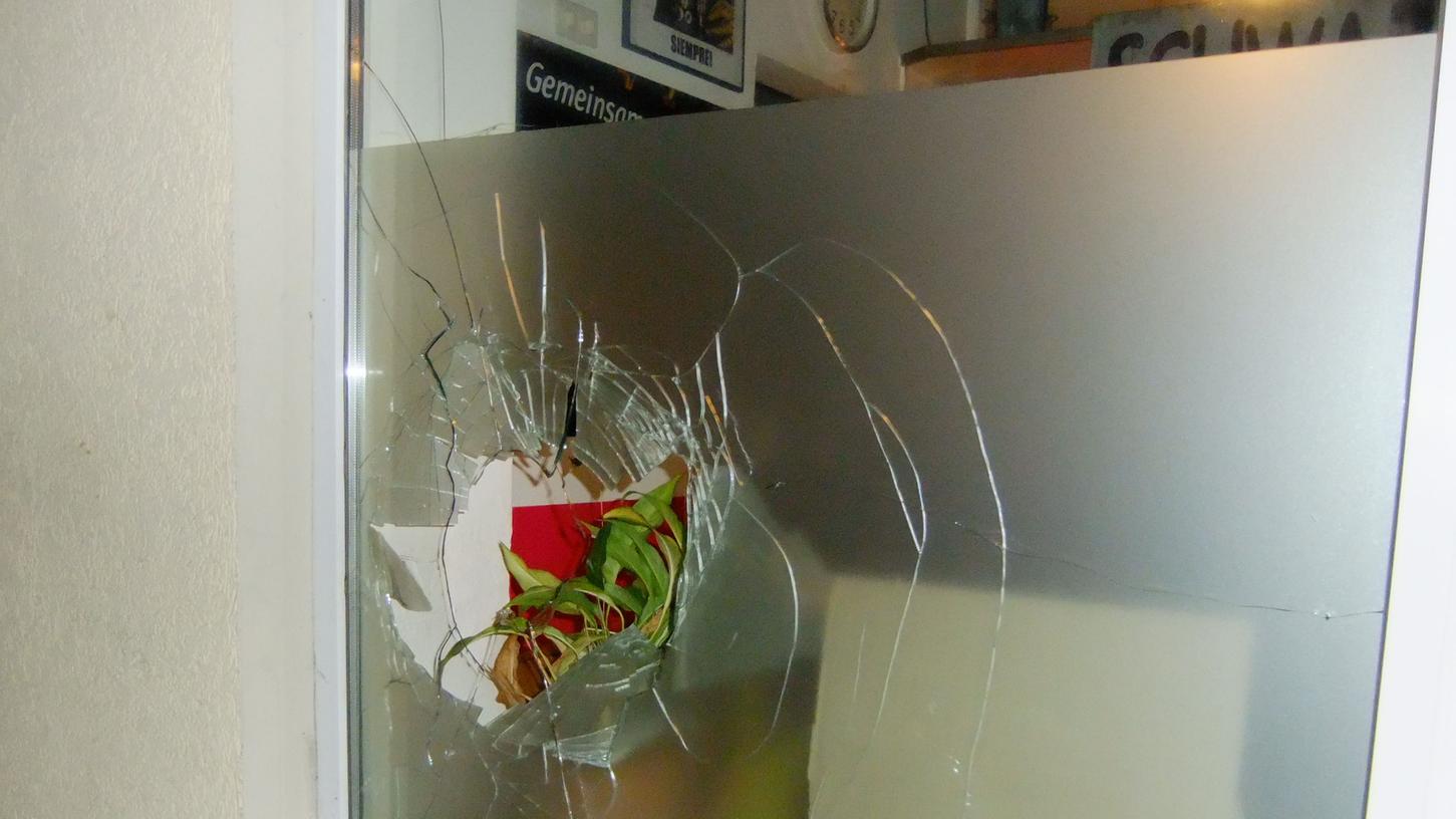 Angriff auf linken Stadtteilladen: Staatsschutz eingeschaltet Angriff auf linken Stadtteilladen: Staatsschutz eingeschaltet