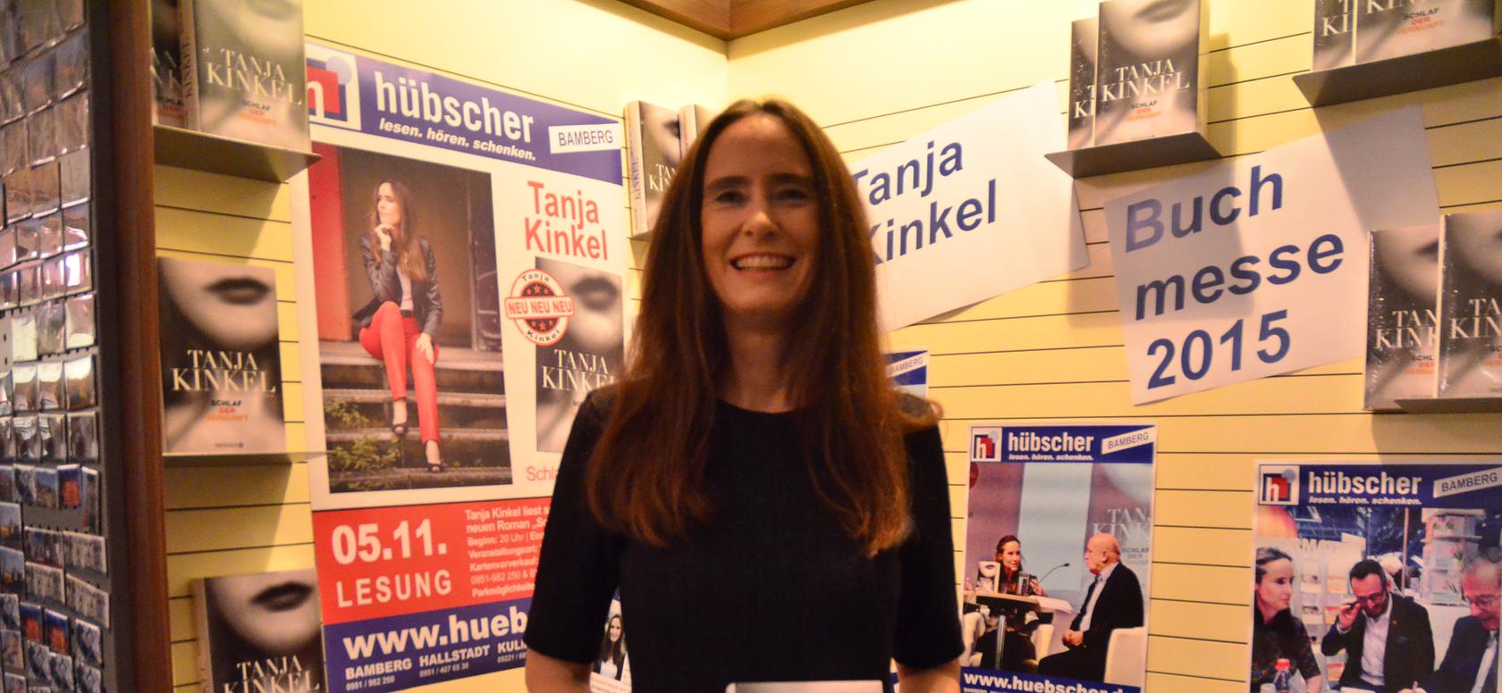 Die berühmte Bamberger Schriftstellerin Tanja Kinkel stellte am Donnerstag ihren neuen Roman "Schlaf der Vernunft" im Buch und Medienhaus Hübscher vor.