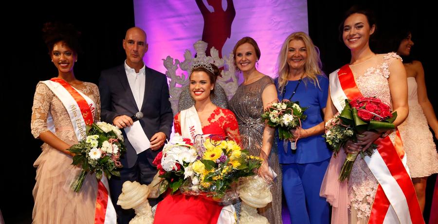 Kristin Hahn (Mitte) ist die neue Miss Franken Classic. Zweite wurde Naomi Grahor (links) vor Elena Novoseltseva (rechts).