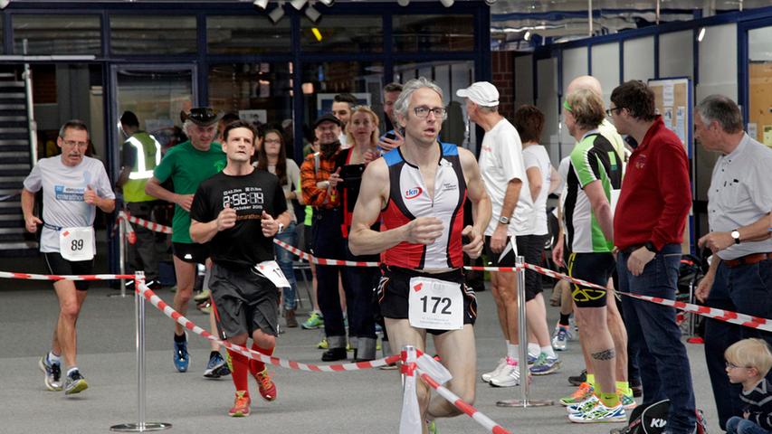 Schwitzen in Nürnberg: Indoor-Marathon beim TÜV Rheinland