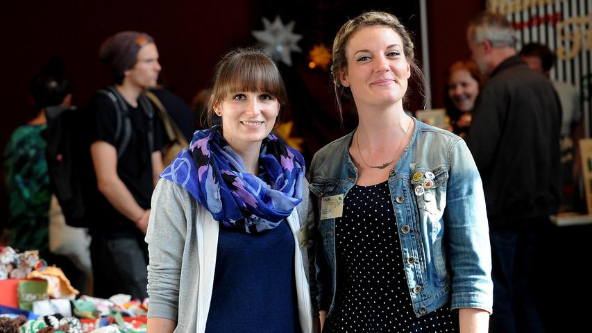 Bereits zum dritten Mal luden das Kuturcafé Zett9 und das Jugendhaus Catch Up zum Markt für Selbstgemachtes und Gedöns im elan ein. Die beiden Macherinnen Linda Nägele (rechts) und Karolin Held.