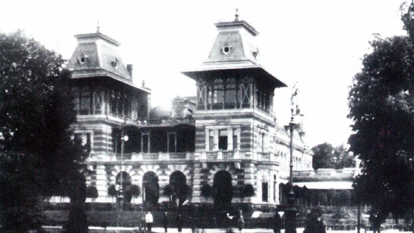 Das historische Stadtparkrestaurant von 1896 im Nürnberger Stadtpark.