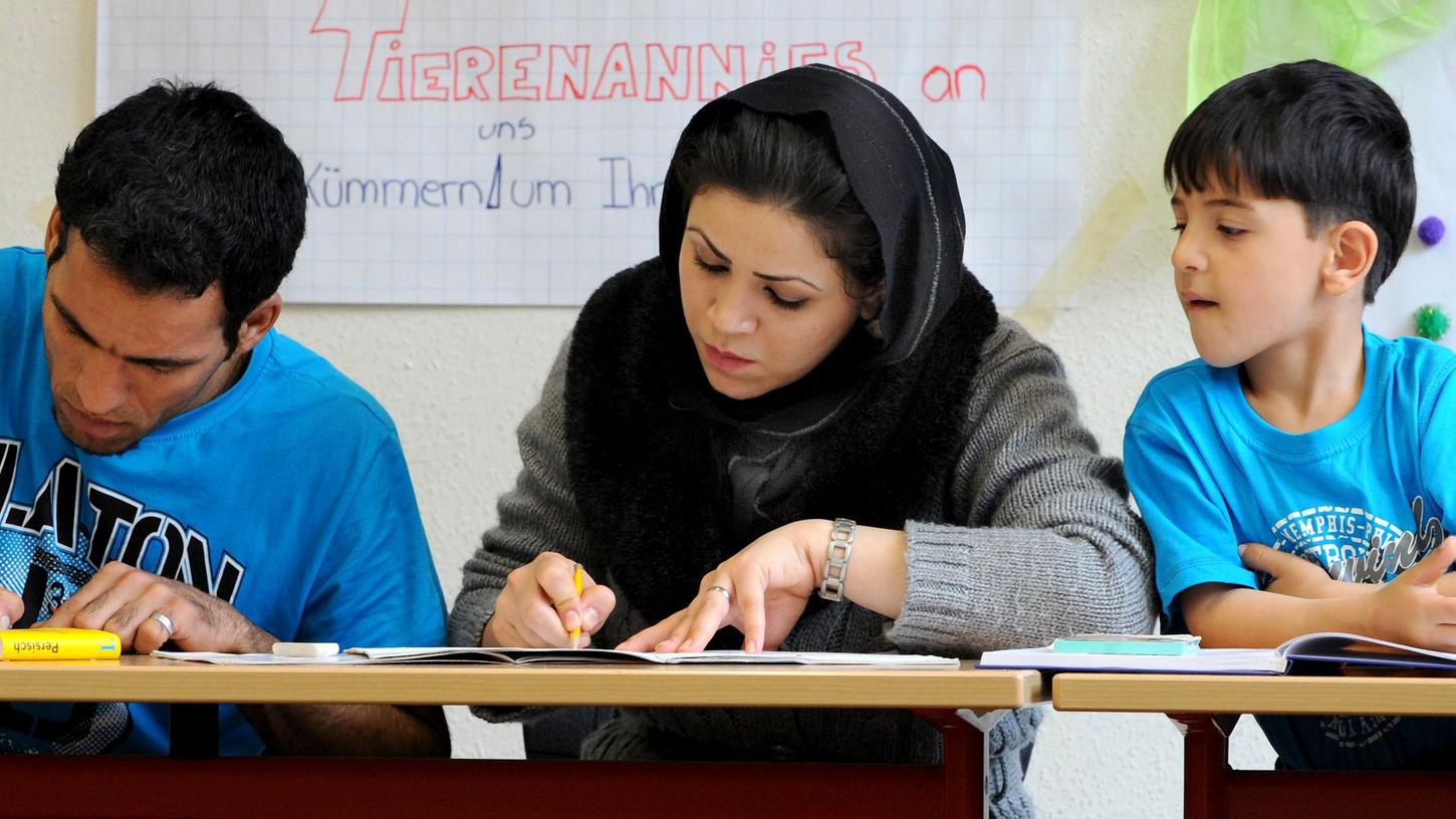 Durch die Zuwanderung in Nürnberg wird die Zahl der Ausländer auch in diesem Jahr deutlich zunehmen. Durch die Zuwanderung in Nürnberg wird die Zahl der Ausländer auch in diesem Jahr deutlich zunehmen.