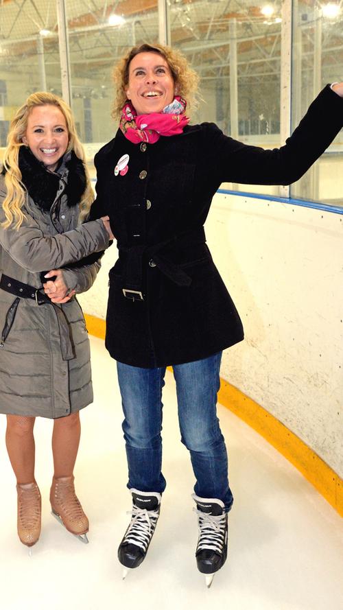 Eiskunstläuferin Annette Dytrt mit NN-Redakteurin Anette Röckl.