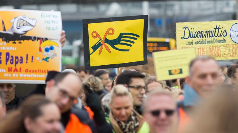 Die Fronten zwischen dem Lufthansa-Konzern und der Flugbegleiter-Gewerkschaft Ufo bleiben nach dem längsten Streik in der Geschichte des Unternehmens verhärtet.
