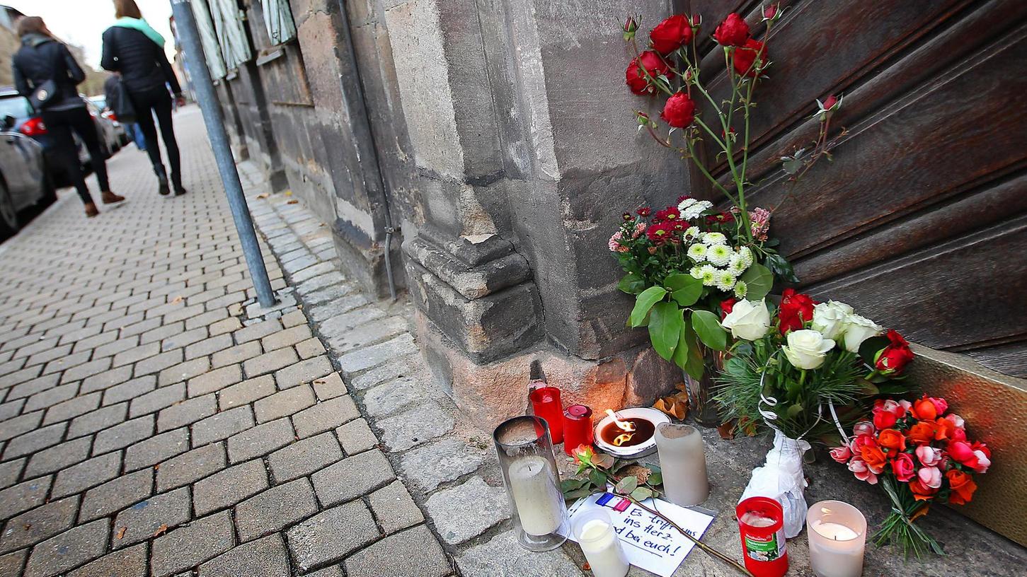 Erlangen ist ganz bei den Terroropfern von Paris