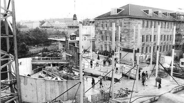 Rund 40.000 Kubikmeter Erdreich wurden für das 3500 Quadratmeter große Grundstück ausgegraben und 15.000 Kubikmeter Beton sowie 1600 Tonnen Stahl verbaut.