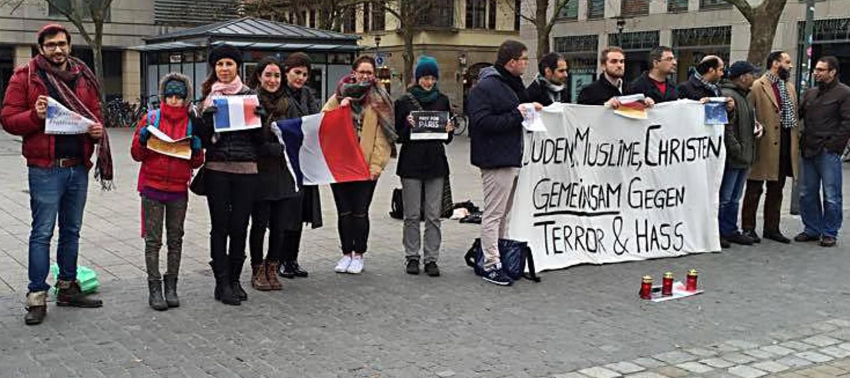 Nach dem Terror: Hassattacken gegen Mahnwache in Erlangen