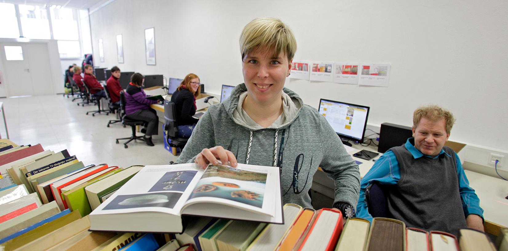 Bücherkiste bietet Arbeit für geistig behinderte Menschen | Nordbayern
