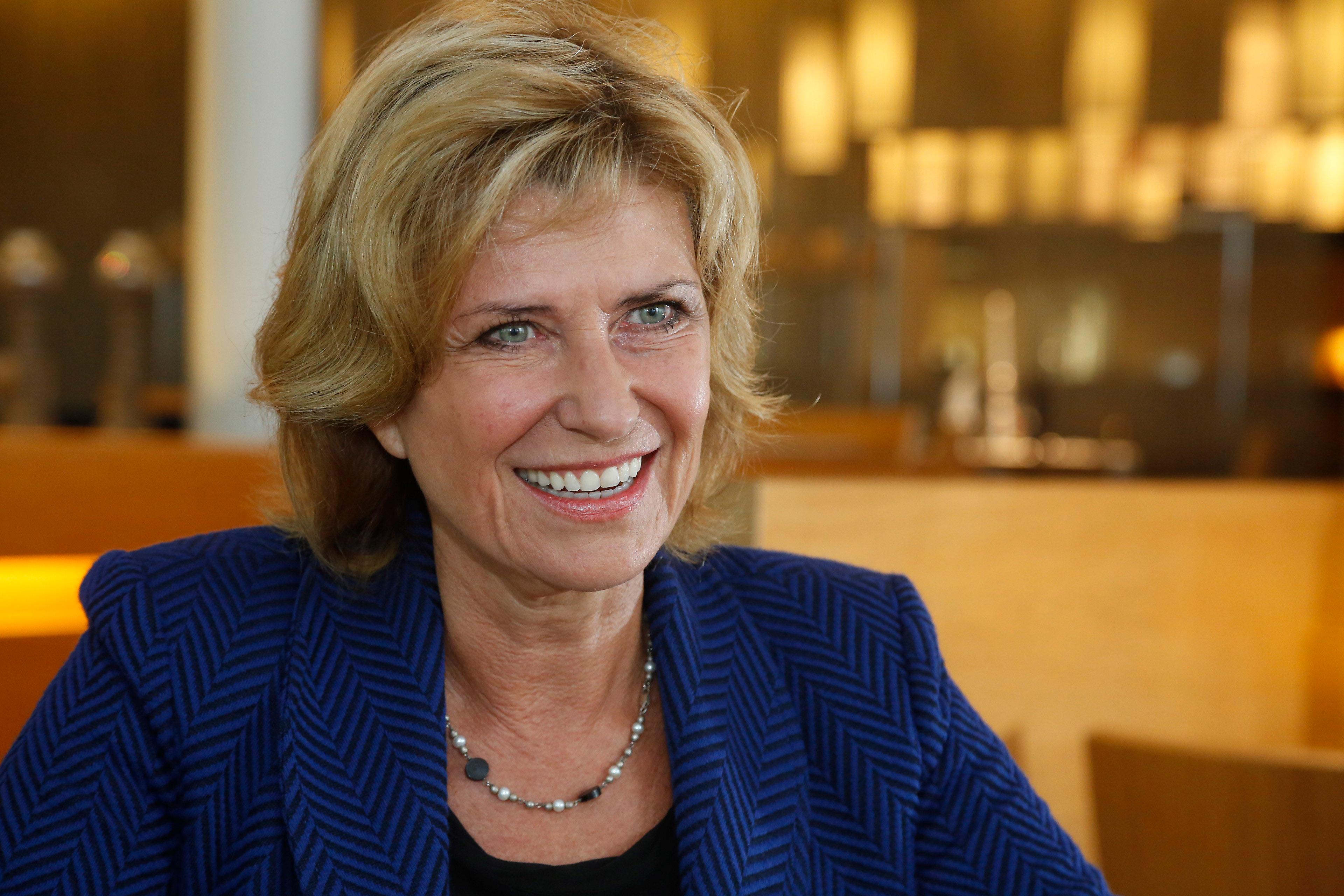 Dann suchte sich Dagmar Wöhrl eine neue Herausforderung: Sie beendete ihre politische Karriere. In ihrem Blog verkündete die Nürnbergerin im April 2016, bei der anstehenden Bundestagswahl nicht mehr antreten zu wollen.