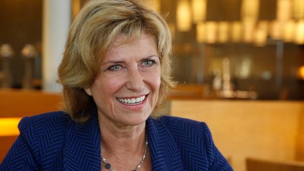 Dann suchte sich Dagmar Wöhrl eine neue Herausforderung: Sie beendete ihre politische Karriere. In ihrem Blog verkündete die Nürnbergerin im April 2016, bei der anstehenden Bundestagswahl nicht mehr antreten zu wollen.